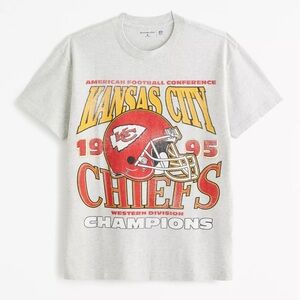 Abercrombie & Fitch Kansas City Chiefs Oversized Tee – XS Super Soft